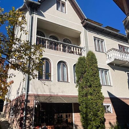Sadyba Girske Povitria Jaremče Exteriér fotografie